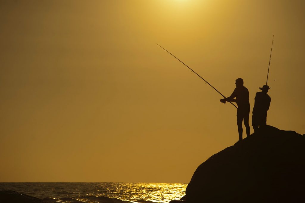 how to cast farther with a baitcaster