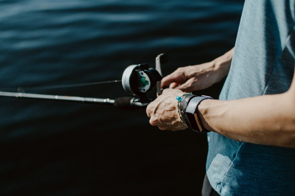 difference between baitcaster and spinning reel